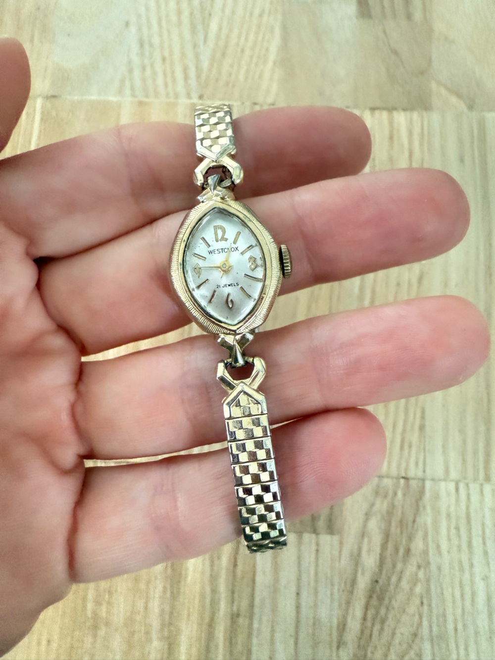 Westclox ladies gold tone winding mechanical watch